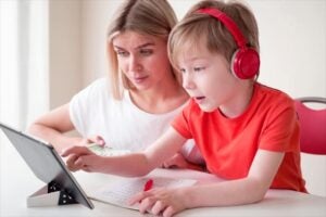 Contabilidade para Fonoaudiólogos - Imagem de paciente em tratamento com sua fono